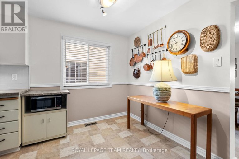 28918556/24-hyannis-avenue/cedargrovefraserdale/ottawa/ontario/K2J2W8_9