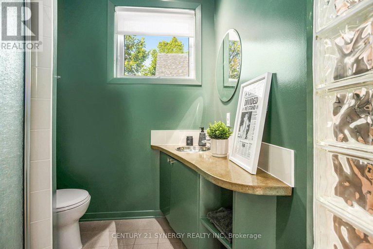 28881651/1137-gladstone-avenue/hintonburg/ottawa/ontario/K1Y3H4_24