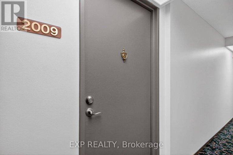 29618054/2009-1171-ambleside-drive/woodroffe/ottawa/ontario/K2B8E1_3