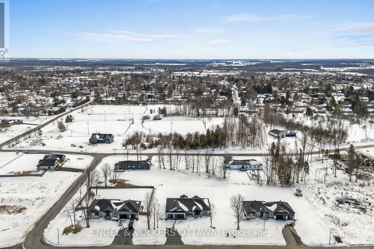 28026033/425-ginger-crescent/metcalfe/ottawa/ontario/K0A2P0_44
