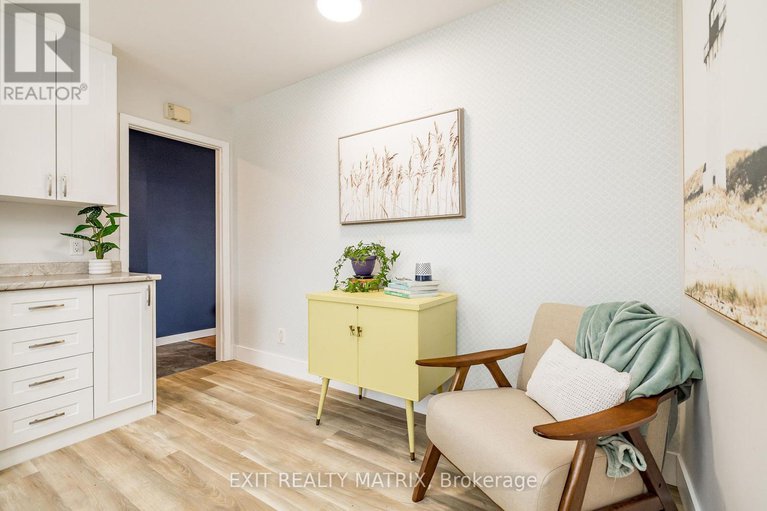 29137986/130-banning-road/glencairnhazeldean/ottawa/ontario/K2L1C4_17