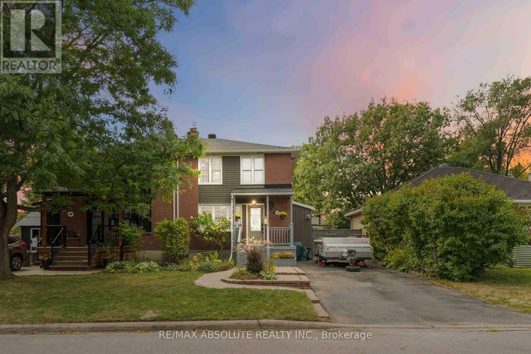 28876113/2492-chasseur-avenue/heron-park/ottawa/ontario/K1V8E8_1