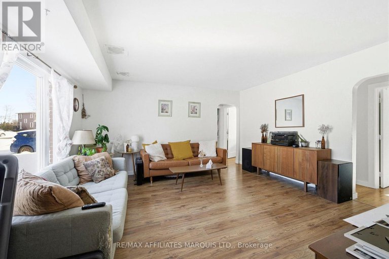 29337110/29-johnson-crescent/long-sault/south-stormont/ontario/K0C1P0_5