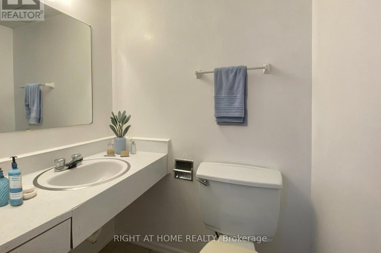 28768219/271-ridgepark-private/meadowlandscrestview/ottawa/ontario/K2G1H1_12