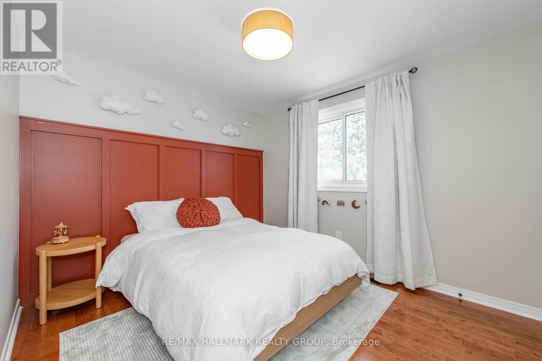 29349068/70-melanie-crescent/glencairnhazeldean/ottawa/ontario/K2L2J8_27