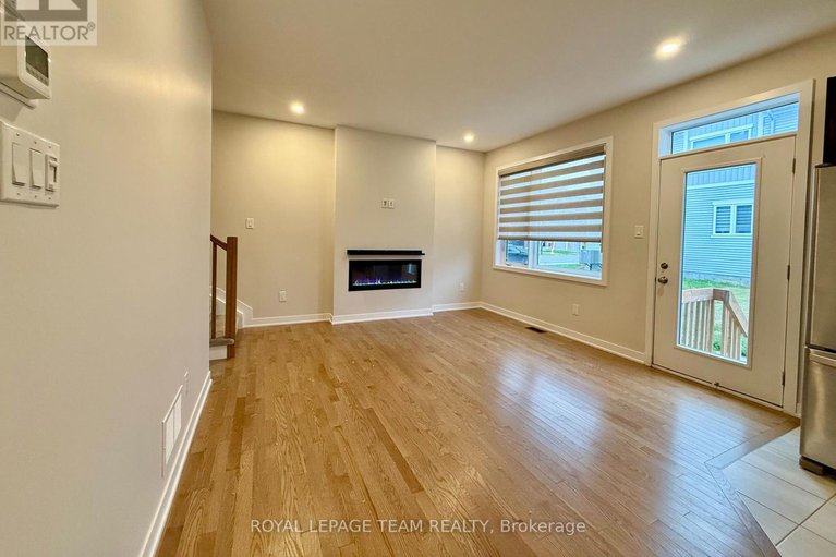 29028523/303-canadensis-lane/half-moon-bay/ottawa/ontario/K2J6X8_3