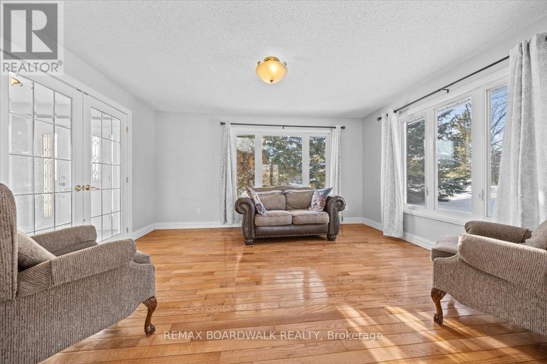 29619262/7089-bush-drive/greely/ottawa/ontario/K4P1M8_5