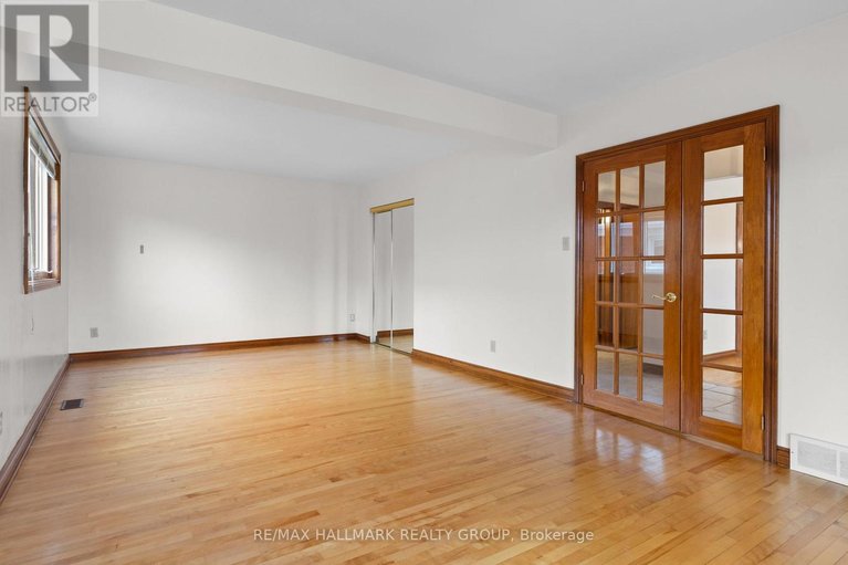 29615585/1310-ferguson-street/bel-air-heights/ottawa/ontario/K2C2K4_8