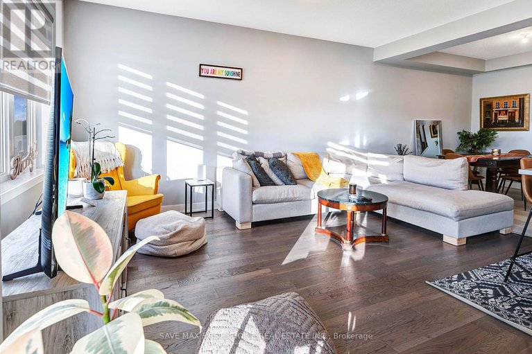 29114558/2070-winsome-terrace/fallingbrookgardenway-south/ottawa/ontario/K4A5M9_9