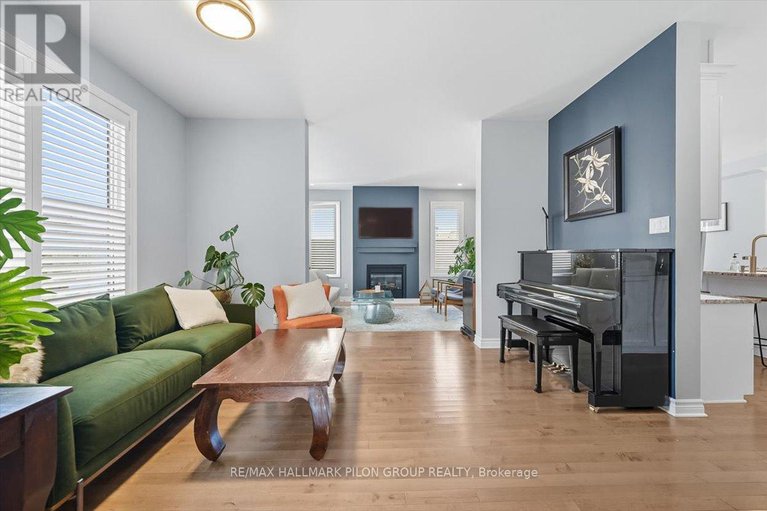 28956956/200-enclave-walk/mer-bleuebradley-estatesanderson-park/ottawa/ontario/K1W0J4_12