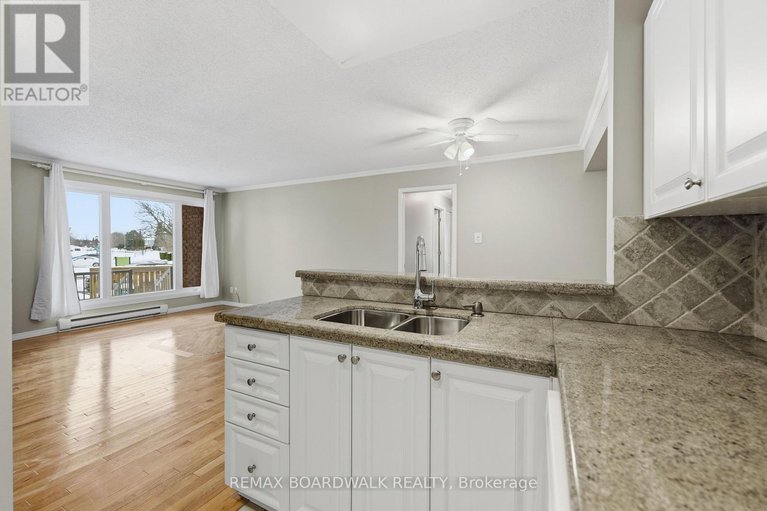 29224107/106-1760-cabaret-lane/fallingbrookpineridge/ottawa/ontario/K4A2H1_14