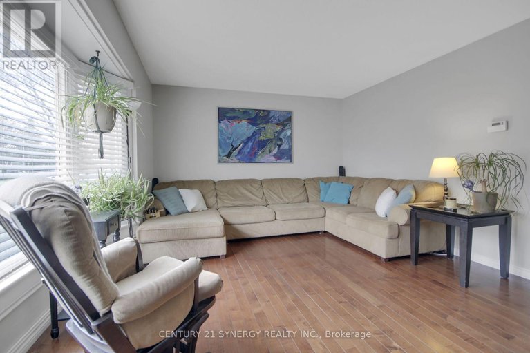 28283837/19-seabrooke-drive/glencairnhazeldean/ottawa/ontario/K2L2H8_10