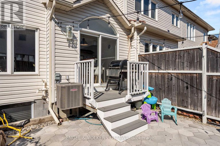 28731847/541-langelier-avenue/mer-bleuebradley-estatesanderson-park/ottawa/ontario/K1W0E7_35