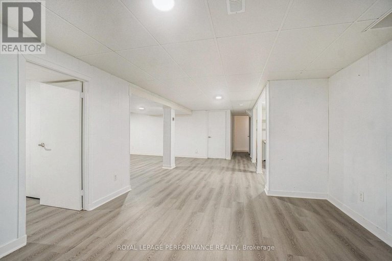 28532553/8-newgale-street/crystal-beach/ottawa/ontario/K2H5R3_19