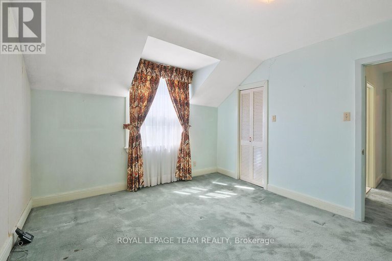 28850677/123-ivy-crescent/new-edinburgh/ottawa/ontario/K1M1Y1_34