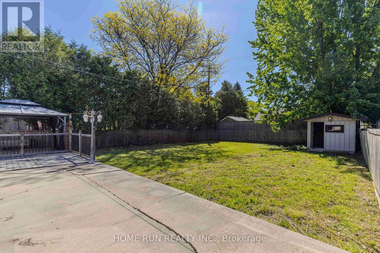 28377088/92-meadowlands-drive/meadowlandscrestview/ottawa/ontario/K2G2R8_44