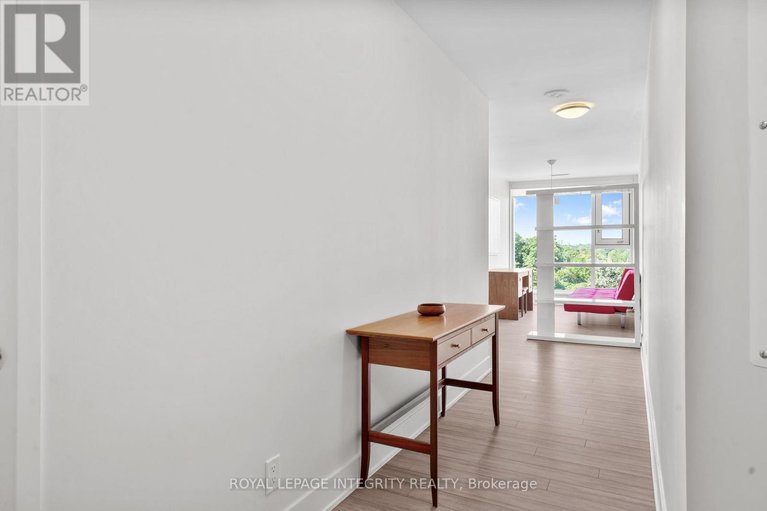 28649202/609-1035-bank-street/glebe/ottawa/ontario/K1S5K3_5