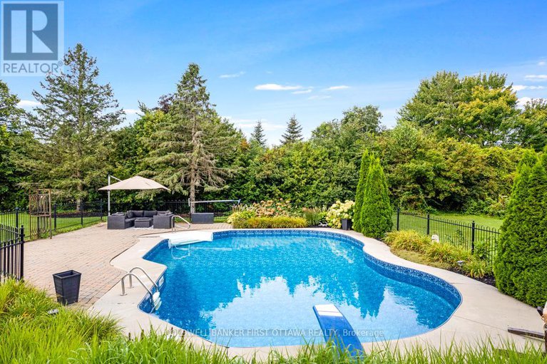 29114346/5525-pettapiece-crescent/manotick-village-manotick-estates/ottawa/ontario/K4M1C6_46