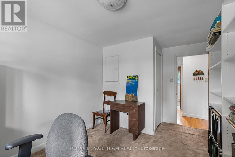 28480333/1166-castle-hill-crescent/copeland-park/ottawa/ontario/K2C2A8_28