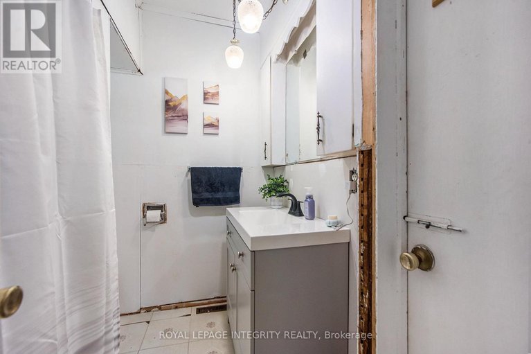 29620888/101-paul-drive/lanark-highlands-lanark-village/lanark-highlands/ontario/K0G1K0_18