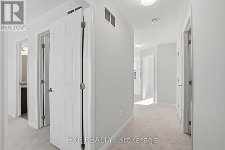 29366734/714-derreen-avenue/stittsville-north/ottawa/ontario/K2S2Y7_18