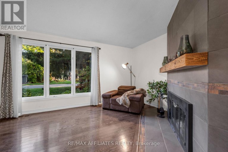 29158864/22-inuvik-crescent/katimavik/ottawa/ontario/K2L1A2_9