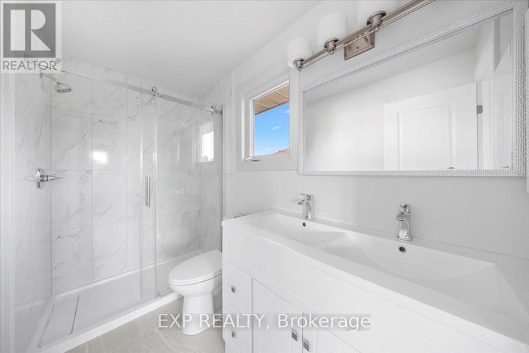 29043972/18-ivylea-street/craig-henrywoodvale/ottawa/ontario/K2G4X5_22