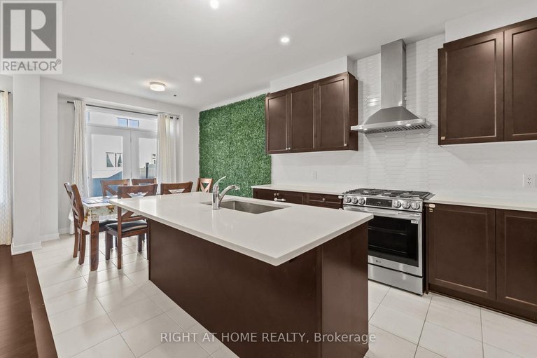 29475389/837-derren-avenue/stittsville-north/ottawa/ontario/K2S3A7_14