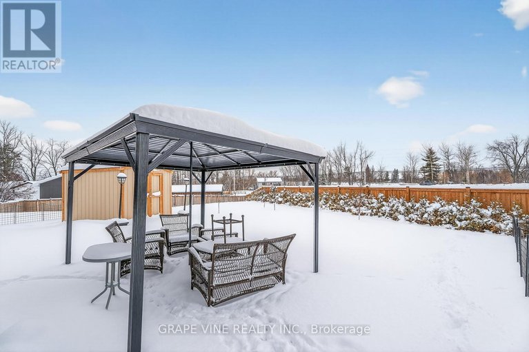 29642085/650-fisher-street/north-grenville-twp-kemptville-south/north-grenville/ontario/K0G1J0_6