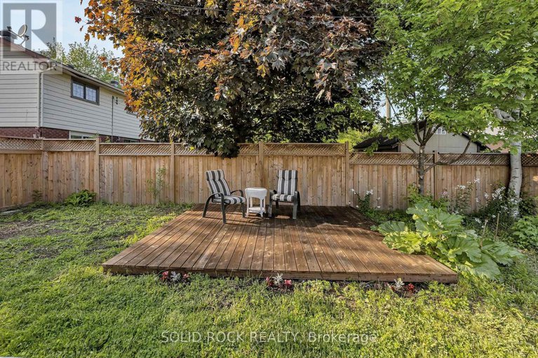 28414092/1229-erindale-drive/copeland-park/ottawa/ontario/K2C2G2_36