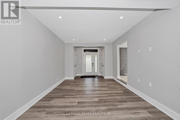 29103093/12-largo-crescent/meadowlandscrestview/ottawa/ontario/K2G3C7_8