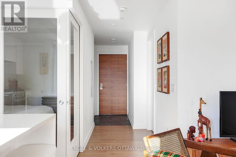 29369215/308-135-barrette-street/vanier/ottawa/ontario/K1L7Z9_5