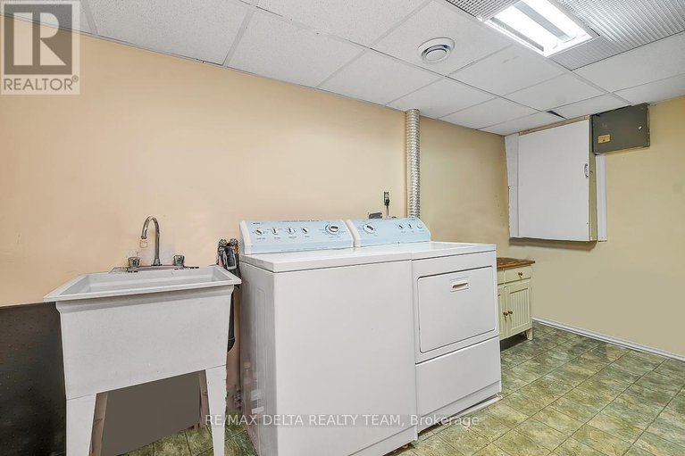 28875879/6096-meadowhill-crescent/chapel-hill/ottawa/ontario/K1C5R8_36