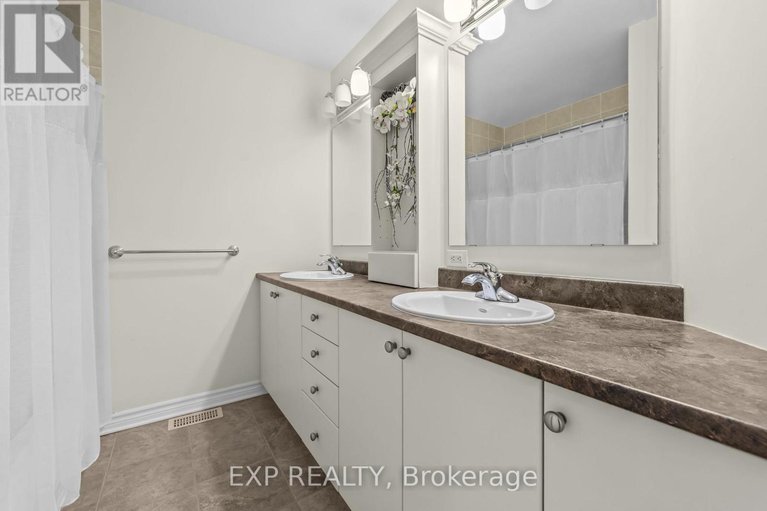 29660875/500-langelier-avenue/mer-bleuebradley-estatesanderson-park/ottawa/ontario/K1W0E9_31