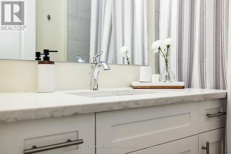 29499389/211-purchase-crescent/stittsville-south/ottawa/ontario/K2S2L8_35