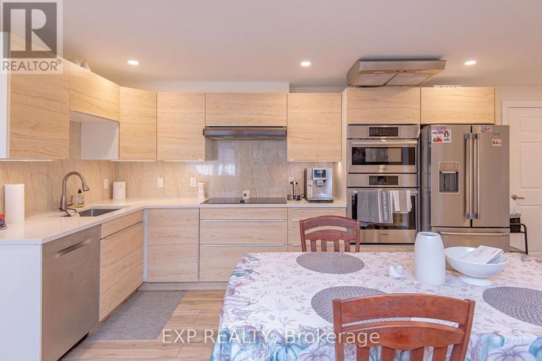 29367435/1473-rosebella-avenue-w/blossom-parkkemp-parkfindlay-creek/ottawa/ontario/K1T1E5_35