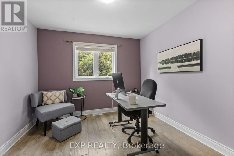 28792701/8325-albert-bouwers-circle/osgoode-twp-north-of-reg-rd-6/ottawa/ontario/K0A2P0_19