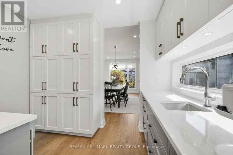 29074044/120-des-tournesols-court/mer-bleuebradley-estatesanderson-park/ottawa/ontario/K1W0J2_15