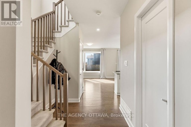 29672100/336-barrett-farm-drive/blossom-parkkemp-parkfindlay-creek/ottawa/ontario/K1T0X8_2