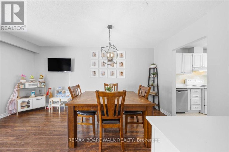 29403868/428-moodie-drive/westcliffe-estates/ottawa/ontario/K2H8A6_18