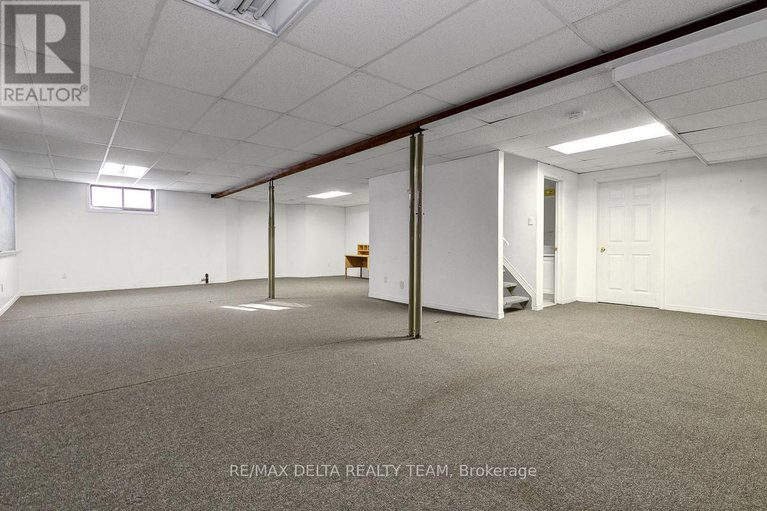 29424744/1662-hunters-run-drive-w/chapel-hill/ottawa/ontario/K1C2H3_43