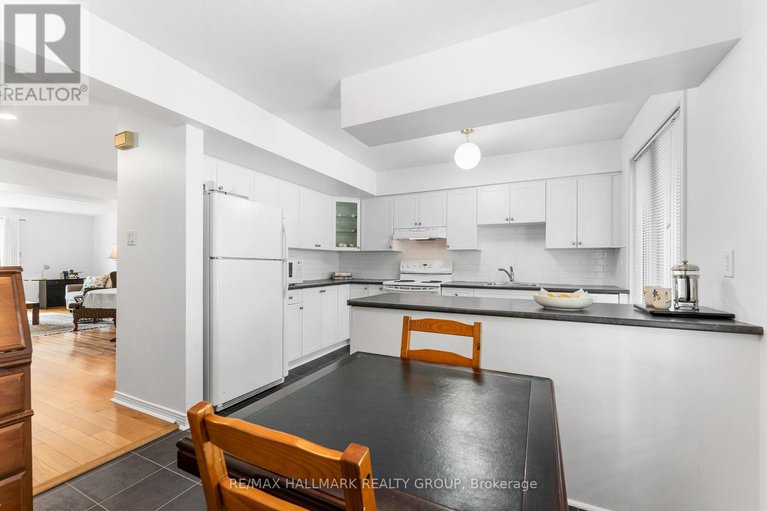 28722479/1916-russell-road/elmvale-acres/ottawa/ontario/K1G1L6_17