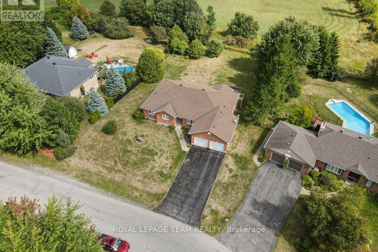28851988/2120-trailwood-drive/north-gower/ottawa/ontario/K0A2T0_41