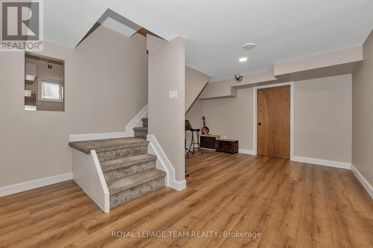 28266949/129-ridgeview-drive/carp/ottawa/ontario/K0A1L0_37