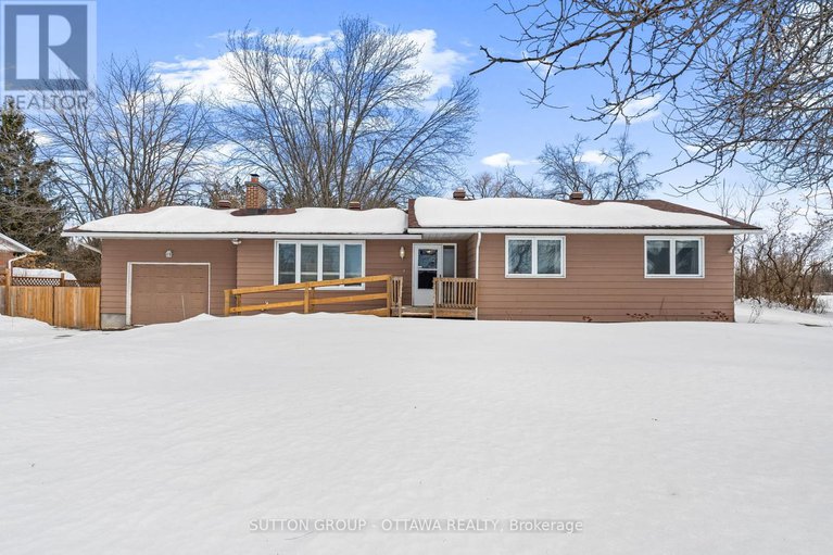 6489 Rideau Valley Drive N