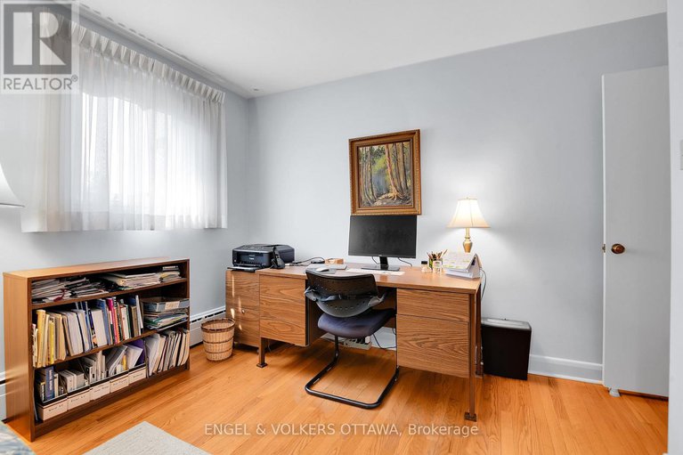 28490167/436-crestview-road/alta-vistafaircrest-heights/ottawa/ontario/K1H5G9_23