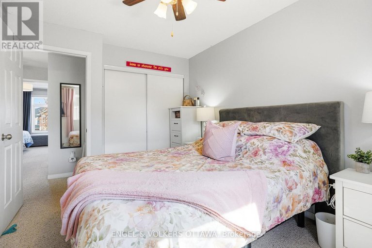 29570905/1092-brasseur-crescent/fallingbrookgardenway-south/ottawa/ontario/K4A5A1_26