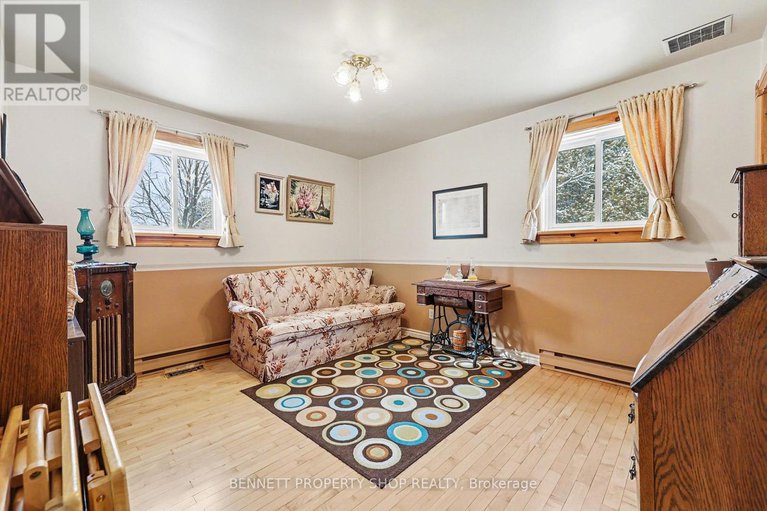 29302566/541-drummond-con-5b-concession/drummond-n-elmsley-drummond-twp/drummondnorth-elmsley/ontario/K7H3C8_13