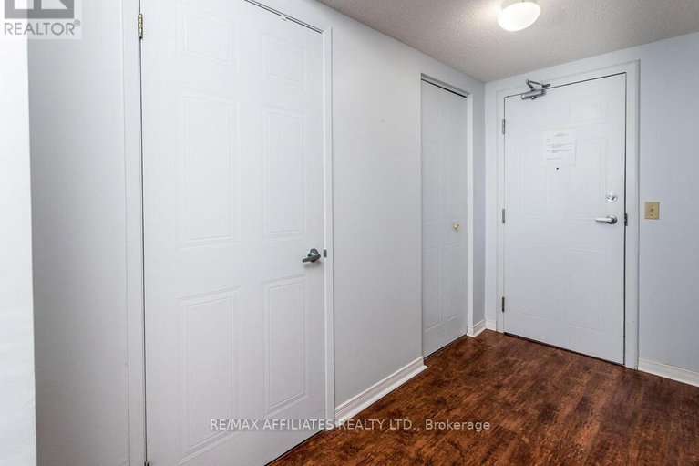28469653/230-848-seyton-drive/westcliffe-estates/ottawa/ontario/K2H9G6_7