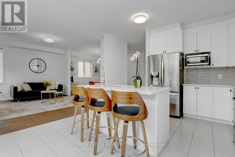 28745097/370-aquaview-drive/avalon-east/ottawa/ontario/K4A5K5_12
